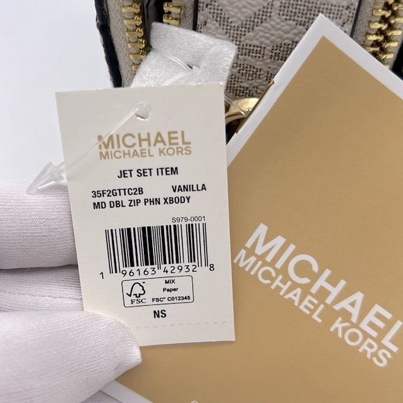 MICHAEL Michael Kors Medium Logo Smartphone Crossbody Bag Vanilla - Picture 10 of 16